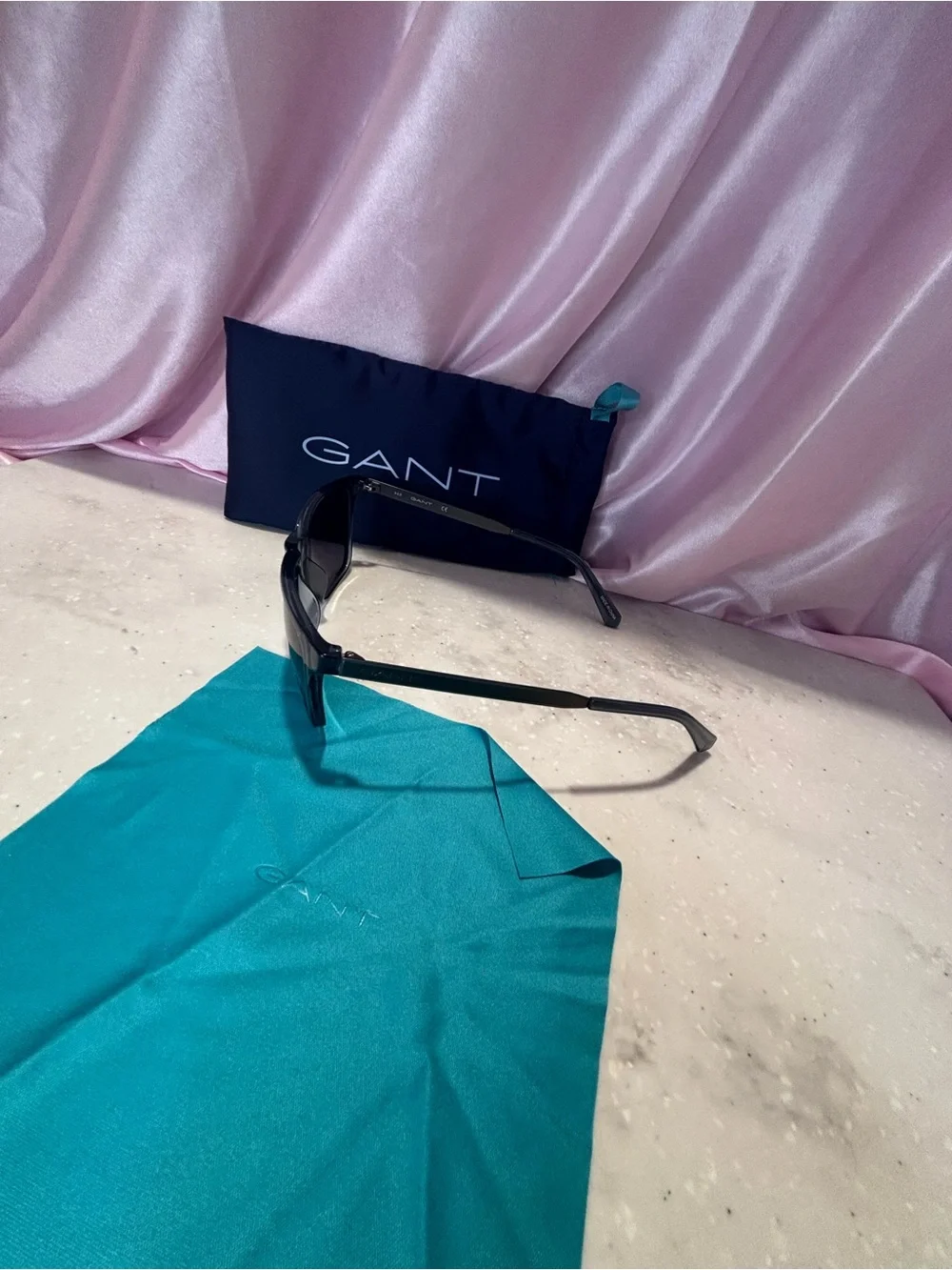 Gant Black Frame Sunglasses with Dark Gray Lenses